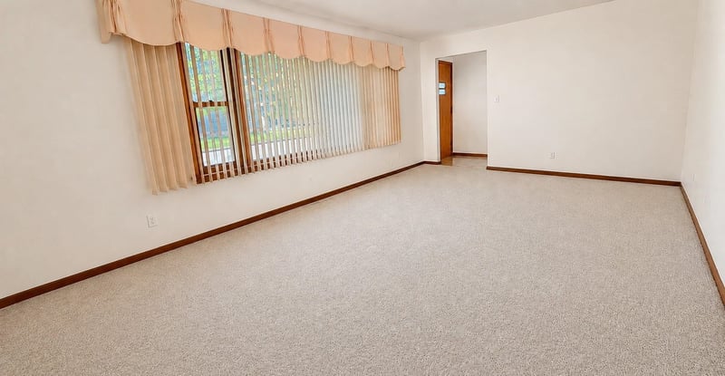 403 Dakota St, Oshkosh, WI 54902-5816