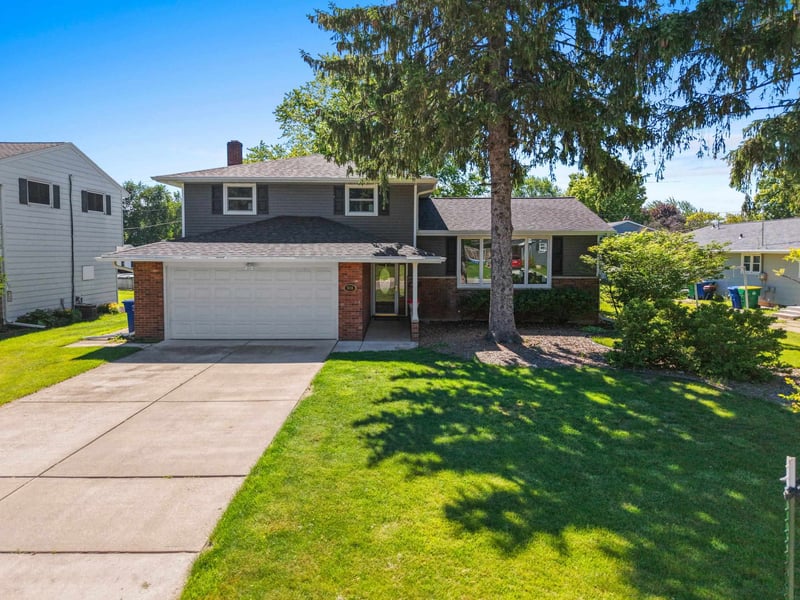616 Saratoga St, Green Bay, WI 54303-4438
