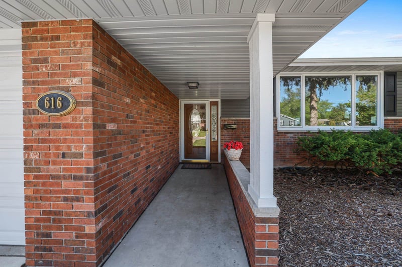 616 Saratoga St, Green Bay, WI 54303-4438