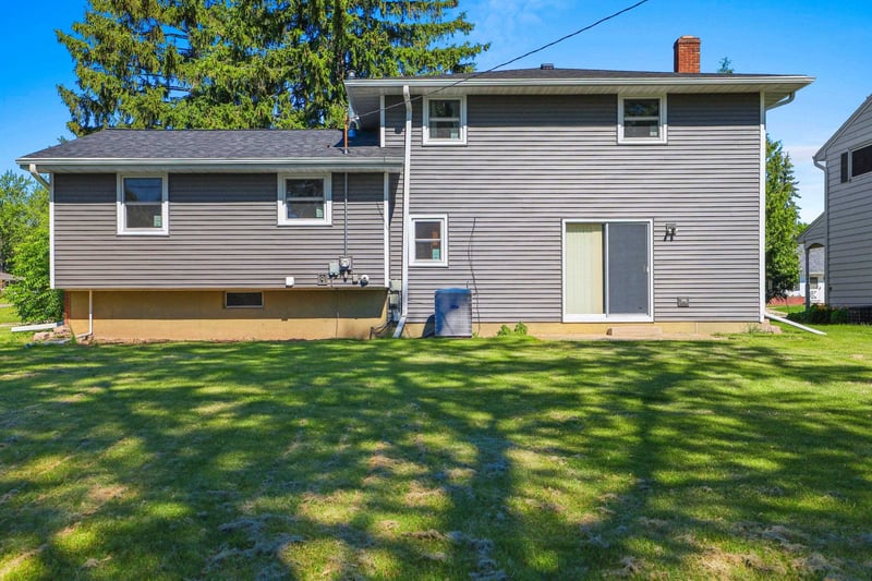 616 Saratoga St, Green Bay, WI 54303-4438
