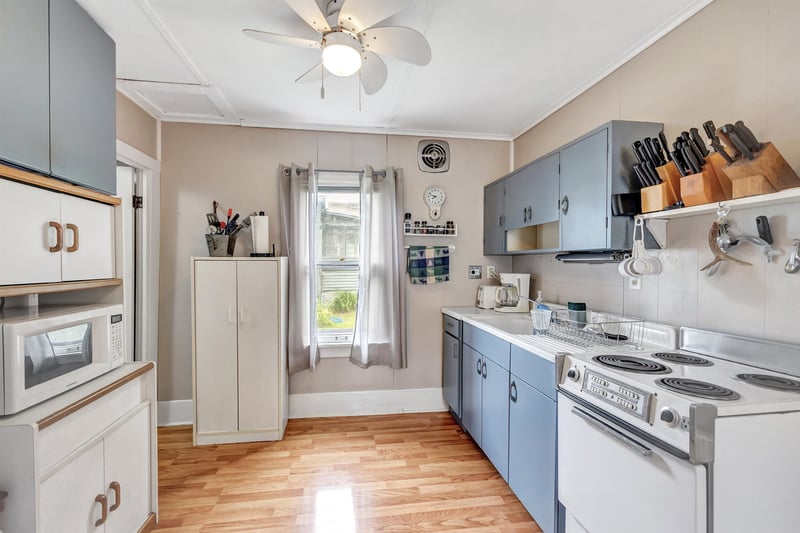 W6005 Lake Dr, Shawano, WI 54166