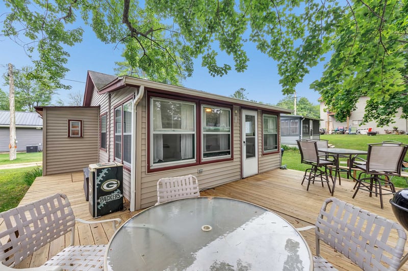 W6005 Lake Dr, Shawano, WI 54166