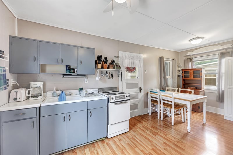 W6005 Lake Dr, Shawano, WI 54166