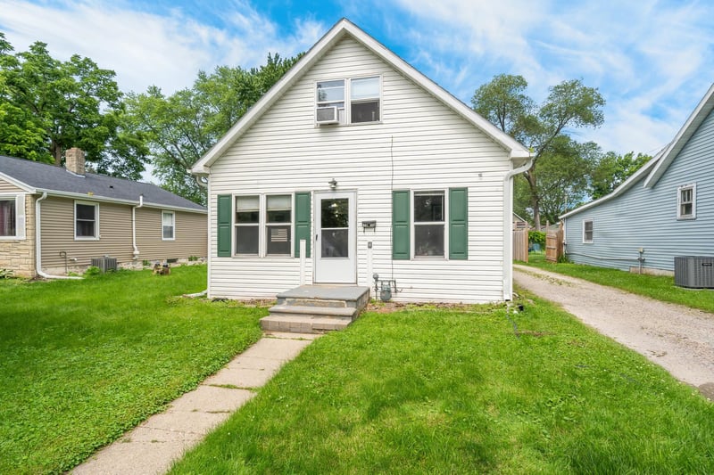 1016 Wirtz Ave, Green Bay, WI 54304-2544