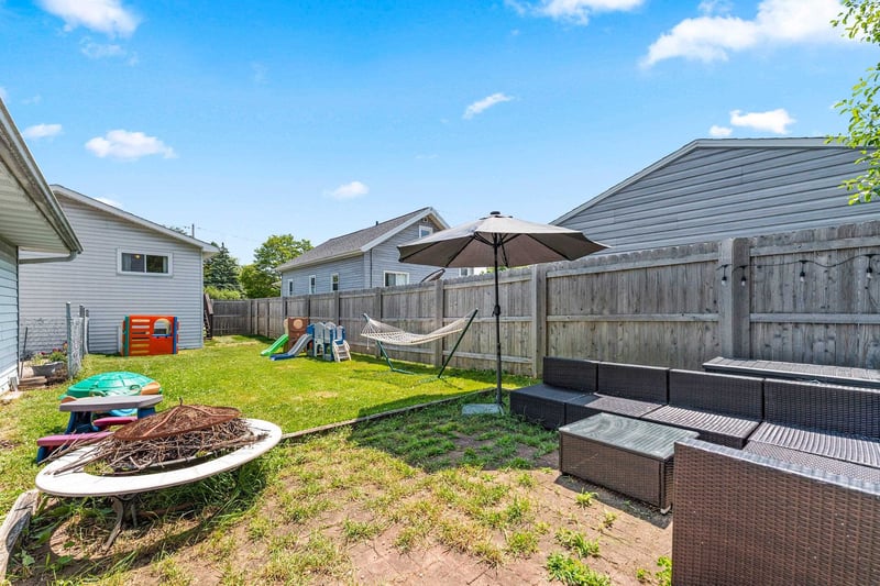 707 Sawyer St, Oshkosh, WI 54902