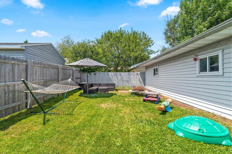 707 Sawyer St, Oshkosh, WI 54902