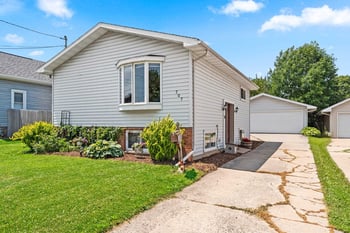 707 N Sawyer St, Oshkosh, WI 54902