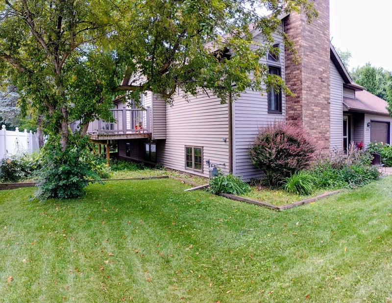 2050 Hilltop Dr, Ashwaubenon, WI 54313-9320