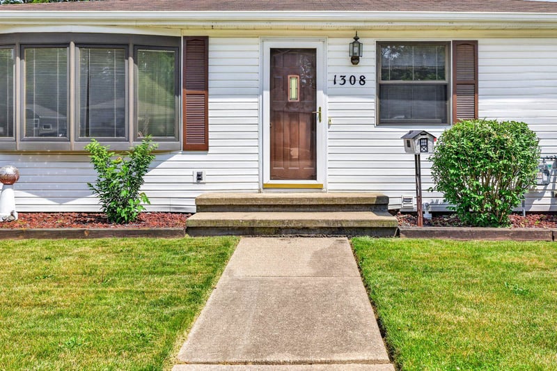 1308 Kenneth Ave, Kaukauna, WI 54130-3118