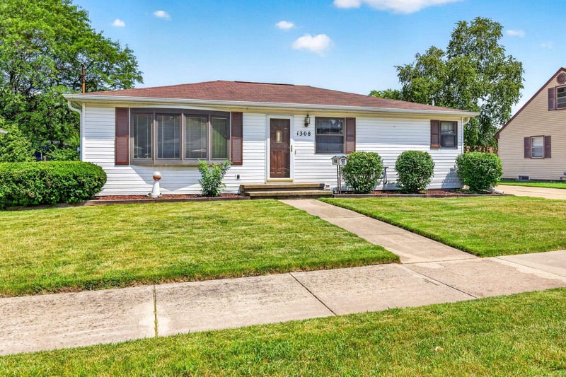 1308 Kenneth Ave, Kaukauna, WI 54130-3118