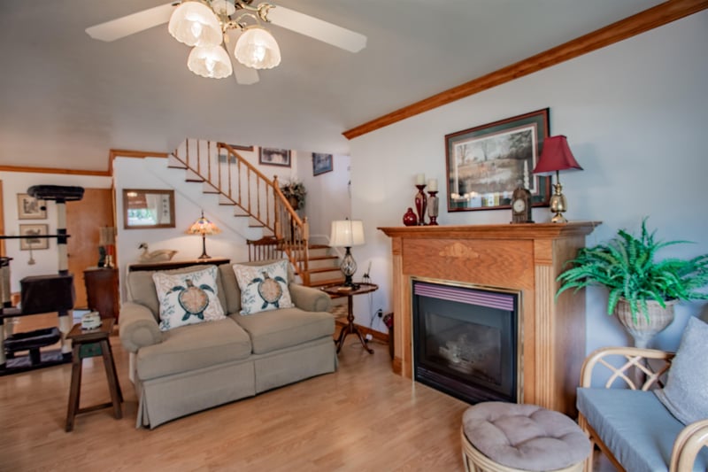 817 Dove St, Oshkosh, WI 54901