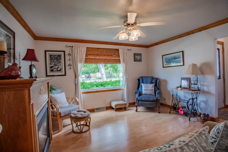 817 Dove St, Oshkosh, WI 54901