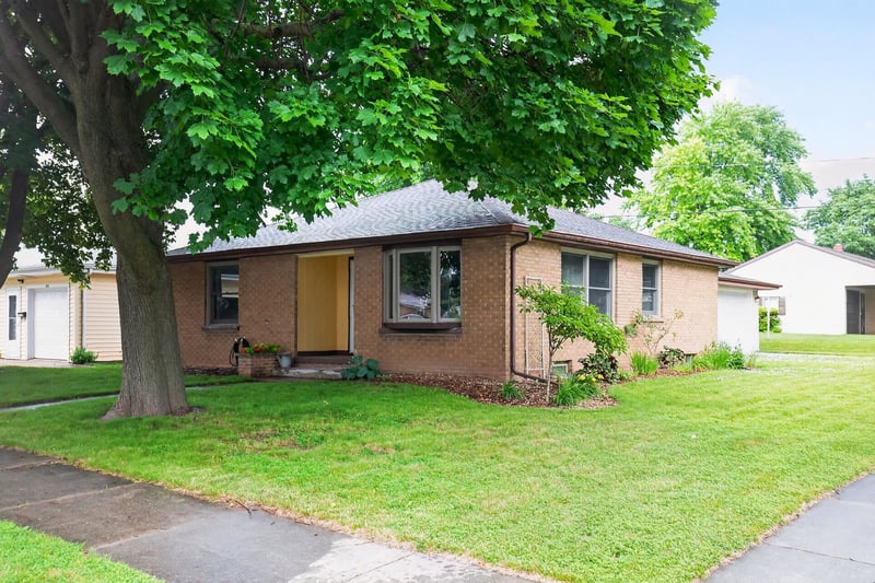 926 Byrd St, Appleton, WI 54911