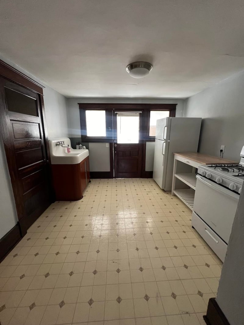 631 11th Ave, Oshkosh, WI 54902-6309