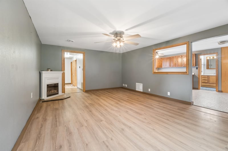 4533 Grandview Rd, Larsen, WI 54947