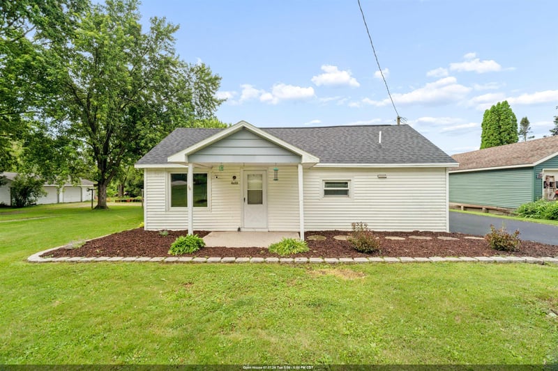 4533 Grandview Rd, Larsen, WI 54947