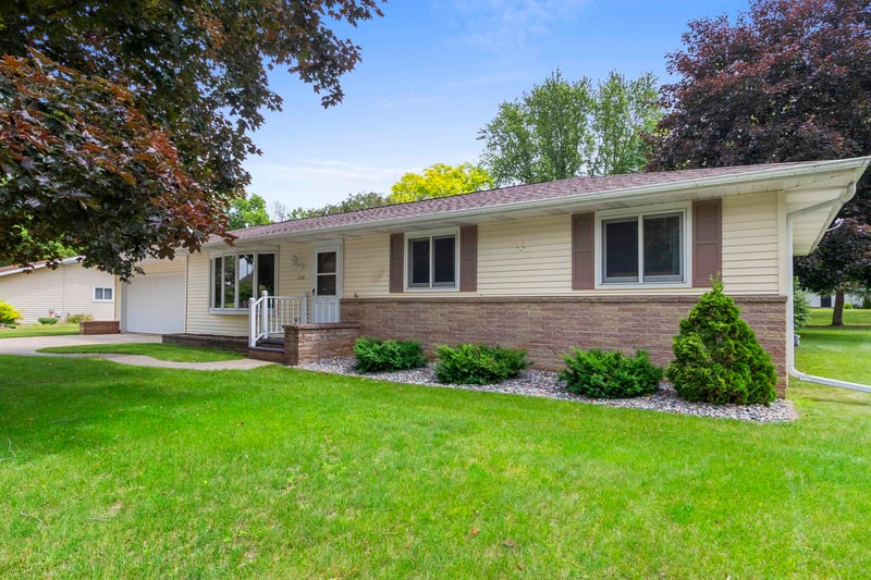 206 Washington St, Bonduel, WI 54107-9231