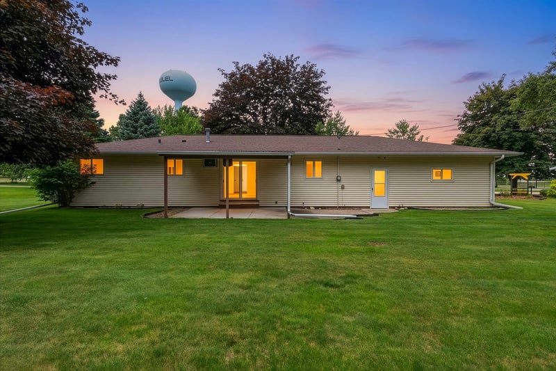 206 Washington St, Bonduel, WI 54107-9231
