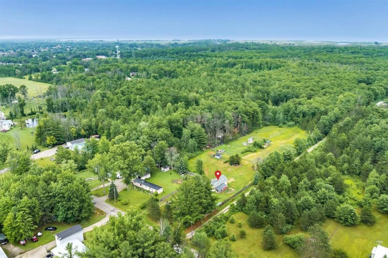 5506 Pine Ave, Oconto, WI 54153