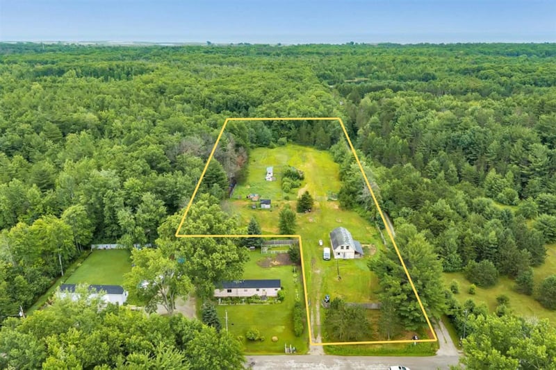 5506 Pine Ave, Oconto, WI 54153