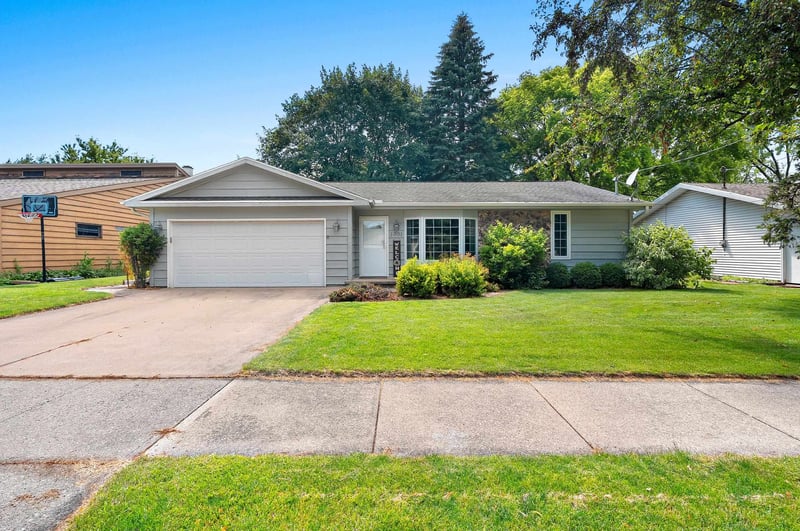1001 Arlington St, Appleton, WI 54915