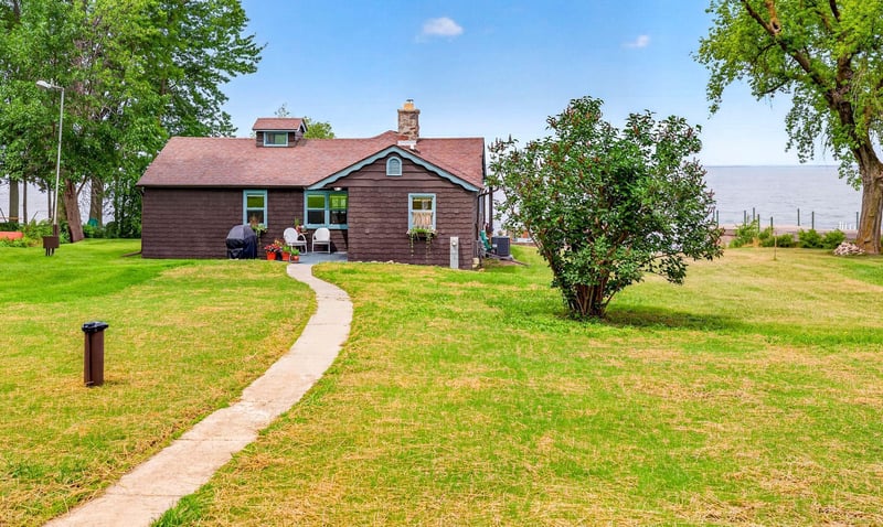 N6491 Harrison Rd, Hilbert, WI 54129