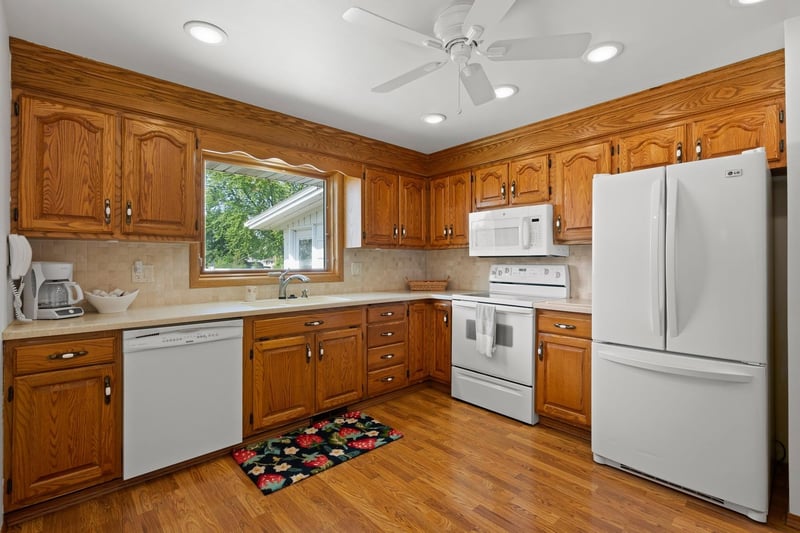 337 Brookridge St, Allouez, WI 54301