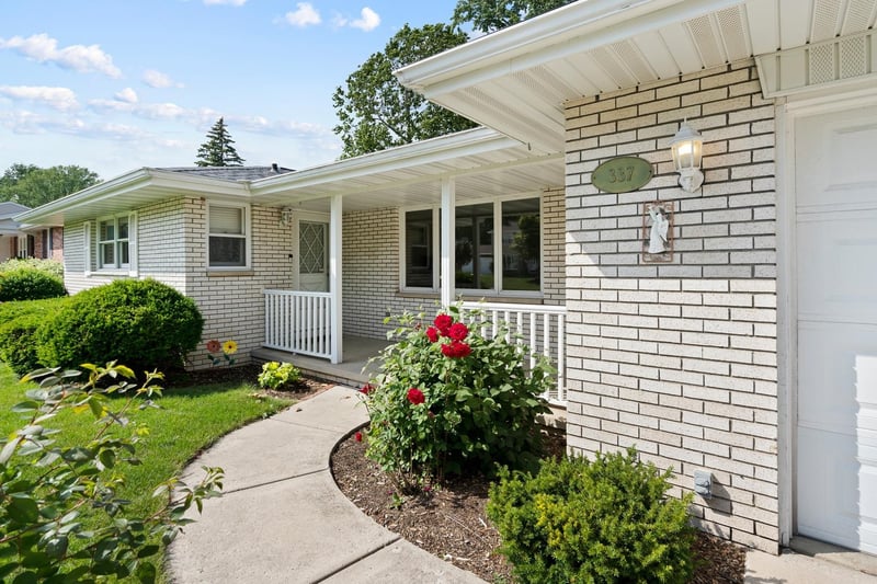 337 Brookridge St, Allouez, WI 54301