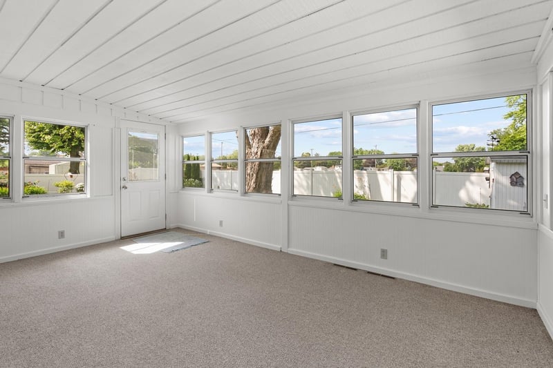 337 Brookridge St, Allouez, WI 54301