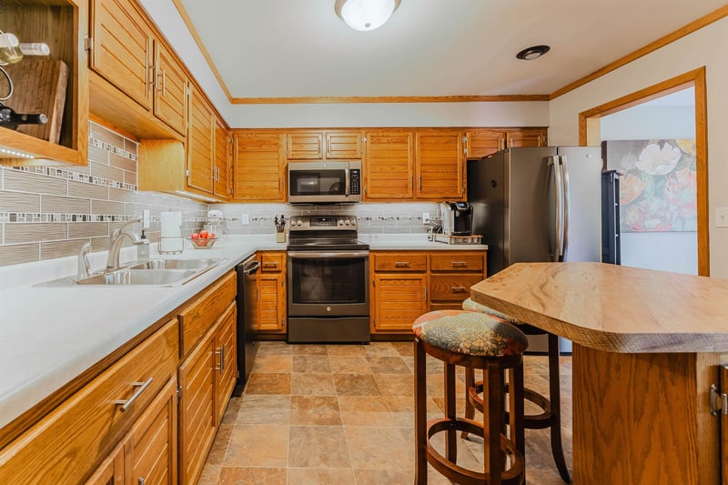 2250 Meadowbrook Ct #C, Oshkosh, WI 54904-7853