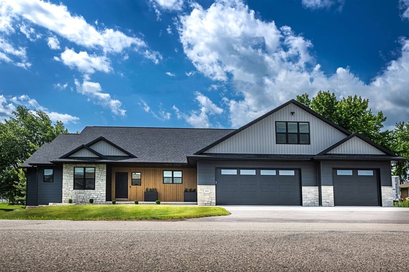 805 Evergreen Dr, Kaukauna, WI 54130
