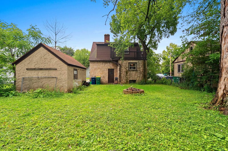 225 Gray St, Green Bay, WI 54303-3055