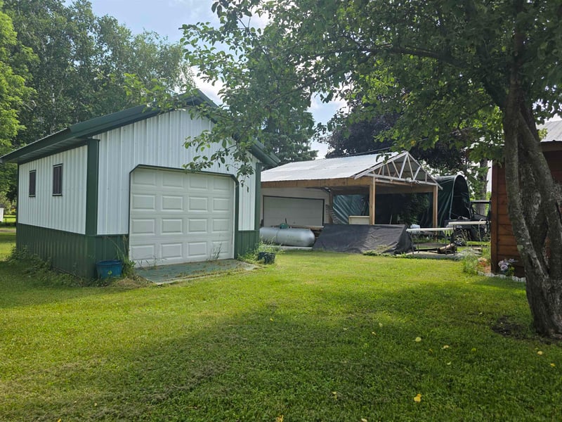 14032 Old 32 Rd, Mountain, WI 54149