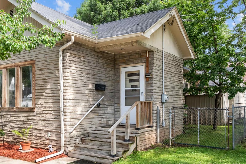 318 Brewster St, Appleton, WI 54911