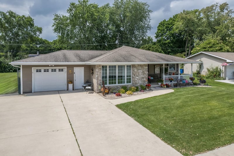 2112 Oneida St, Green Bay, WI 54304