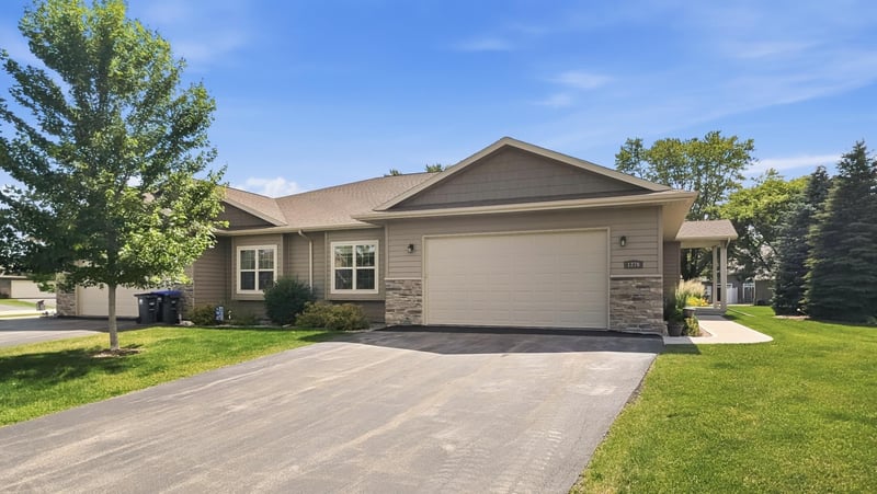 1270 Cameron Cir, Neenah, WI 54956