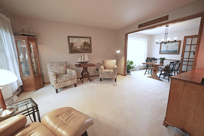 3911 Popple Ct, Green Bay, WI 54301-1085