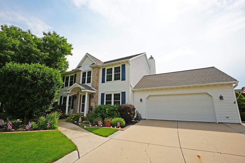 3911 Popple Ct, Green Bay, WI 54301-1085