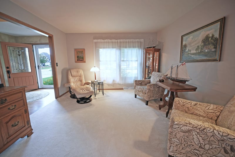 3911 Popple Ct, Green Bay, WI 54301-1085