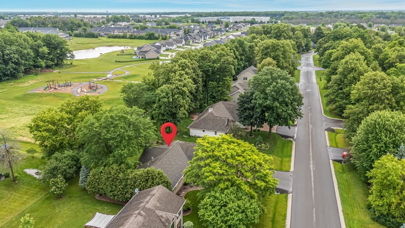 W6674 Cedar Ridge Dr, Appleton, WI 54915