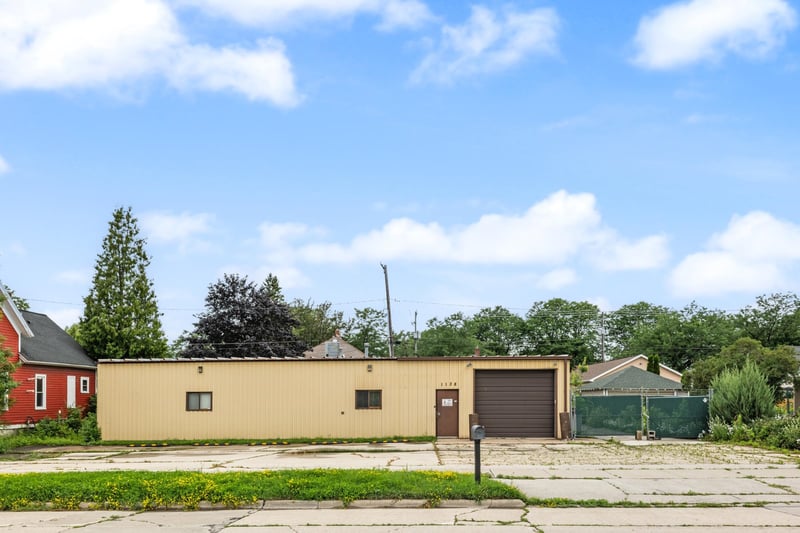 1138 State St, Green Bay, WI 54304-2760