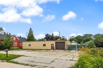1138 State St, Green Bay, WI 54304-2760