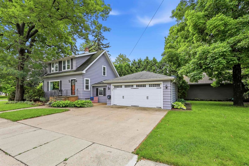1115 Hewitt St, Neenah, WI 54956-2844