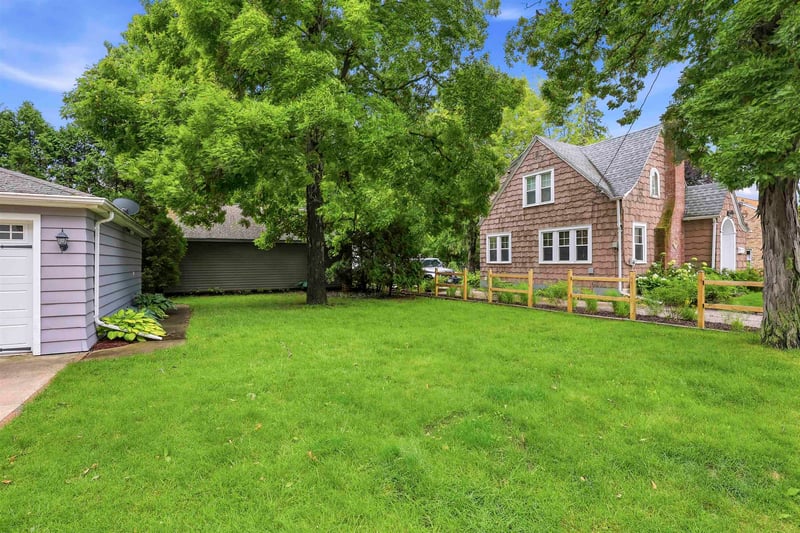 1115 Hewitt St, Neenah, WI 54956-2844