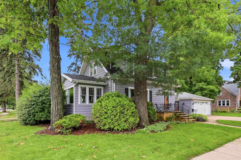 1115 Hewitt St, Neenah, WI 54956-2844