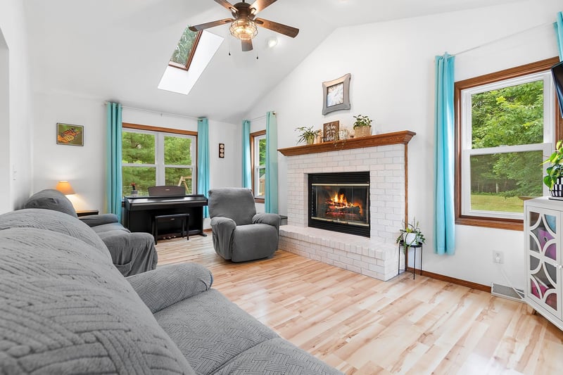 6383 Kelly Jo Dr, Abrams, WI 54101