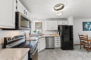 2529 Fond Du Lac Rd, Oshkosh, WI 54902
