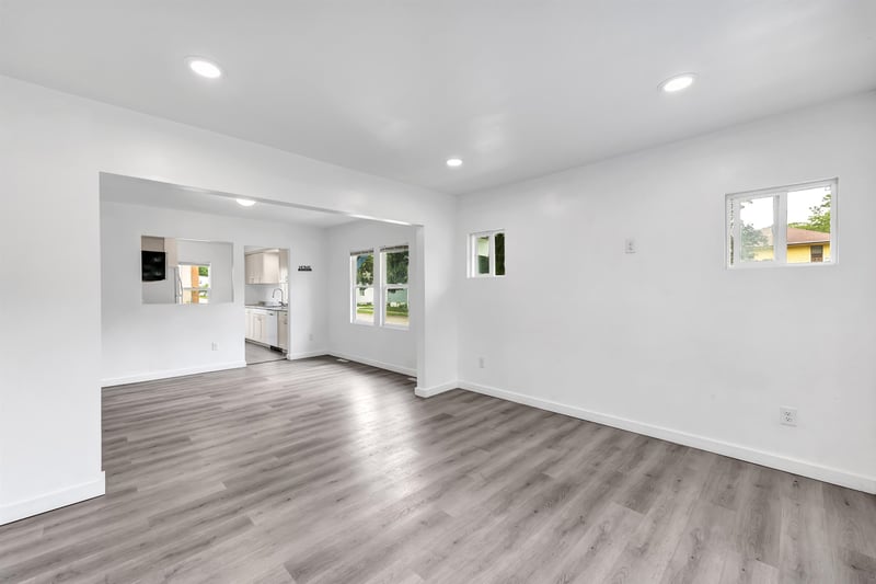 1465 Cedar St, Green Bay, WI 54302