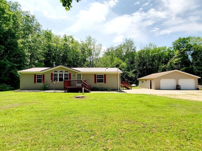 W8297 County Rd I, Clintonville, WI 54929