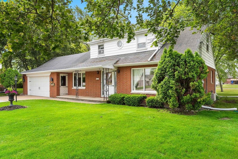 3024 Finger Rd, Green Bay, WI 54311